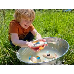 Jouet de bain Pélican en canoë Small Foot Ikaipaka jeux &