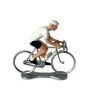 Cycliste maillot blanc Bernard et Eddy Bernard et Eddy Ikaipaka
