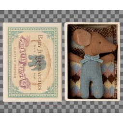 Maïleg Bébé Souris qui dort in MatchBox Bleu Maileg Ikaipaka