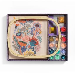 Atelier 58 Perlage broderie avec des perles Djeco Ikaipaka jeux