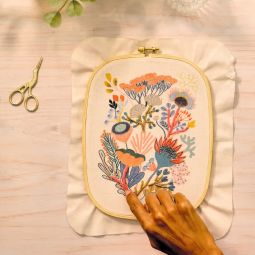 Atelier 58 Perlage broderie avec des perles Djeco Ikaipaka jeux