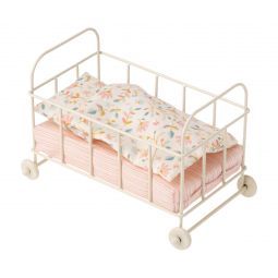 Maïleg Lit bébé en métal, micro Maileg Ikaipaka jeux & jouets